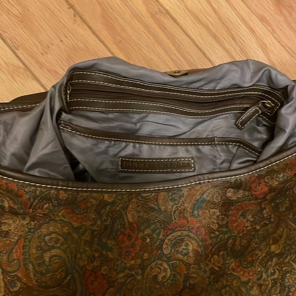 Beautiful dark paisley Tommy Hilfiger hobo bag. Closet clear out . No returns . - Picture 5 of 5